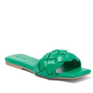 NWOT OPEN EDIT Lucca Slide Sandal In Green Vibrant Sz 5M